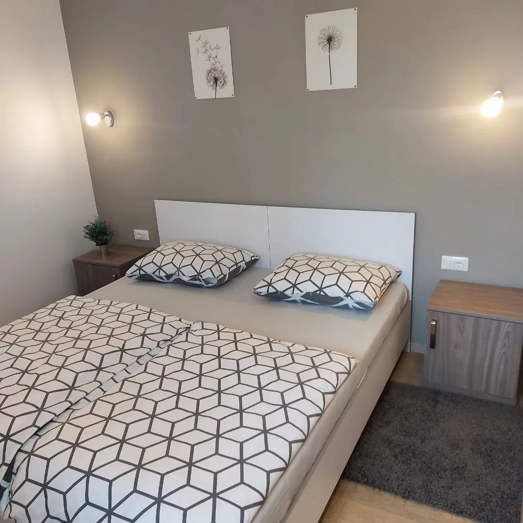 Naslovna - Flora Guest House 