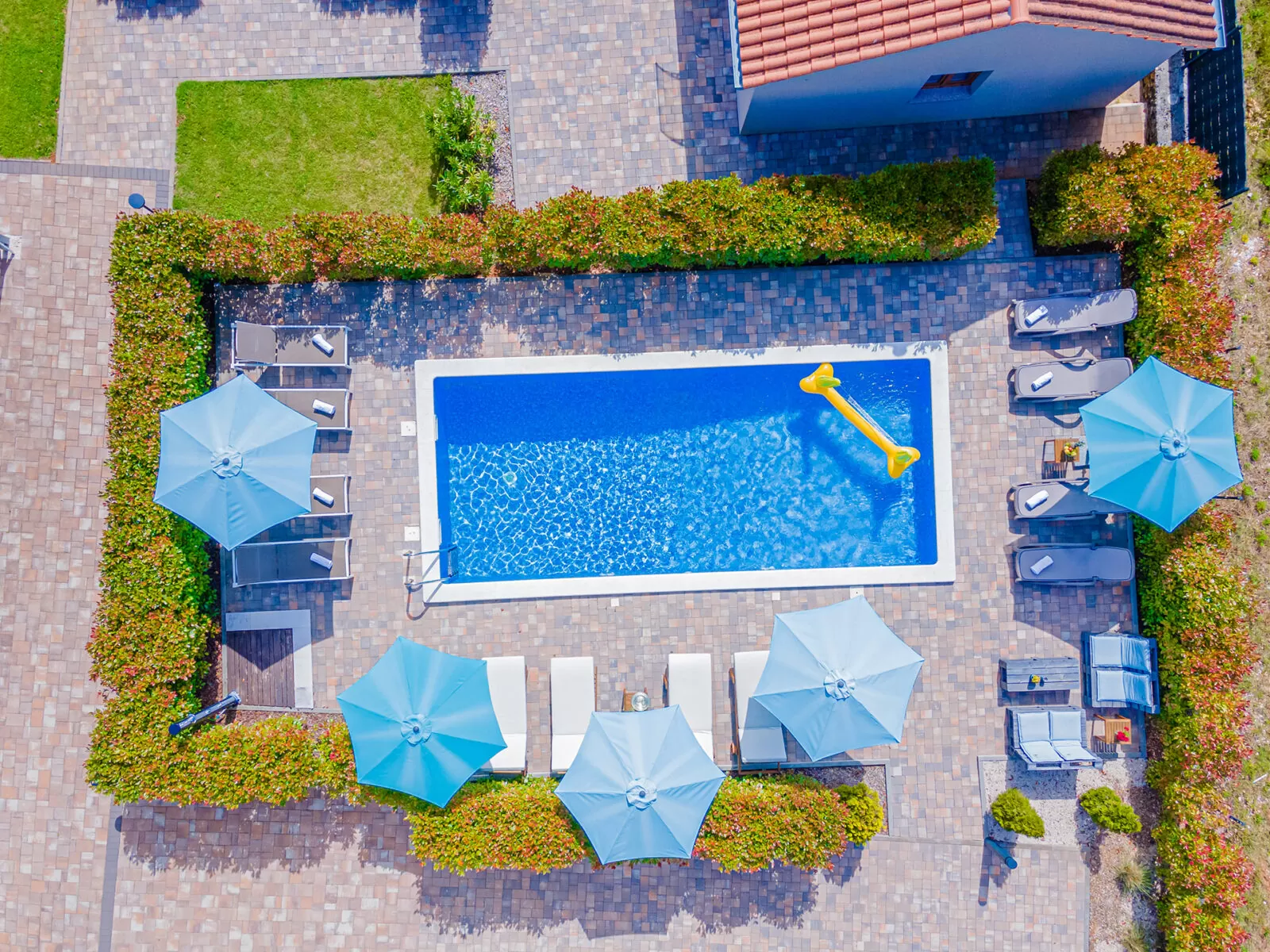 Naslovna - Flora Guest House 